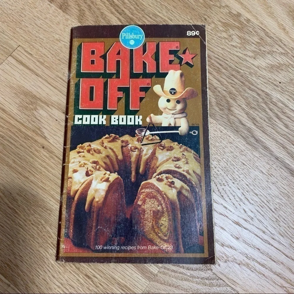 Vintage Pillsbury Bake Off Cook Book Dough Boy
